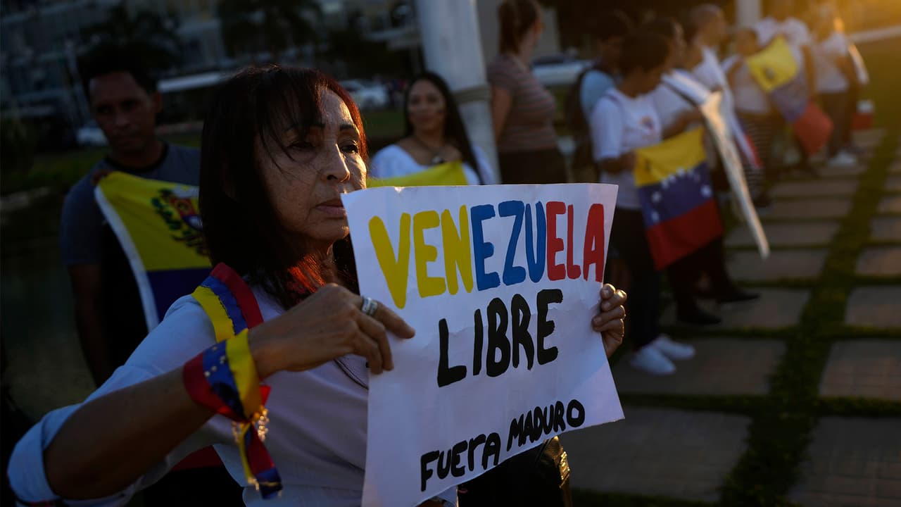 Venezolanos en Arizona salen a las calles para pedir ayuda internacional para revertir la situación en su país