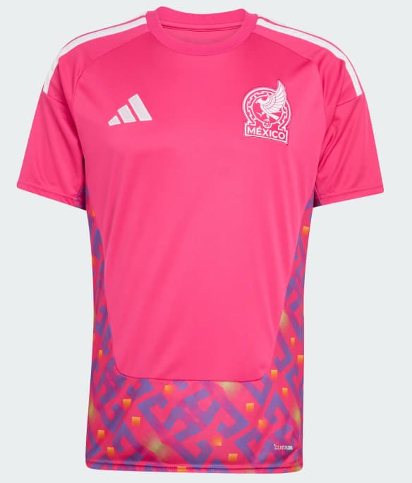 Incluso, la página web de la marca muestra una versión del uniforme de portero y todo parece indicar está inspirada en los uniformes que usaba Jorge Campos.