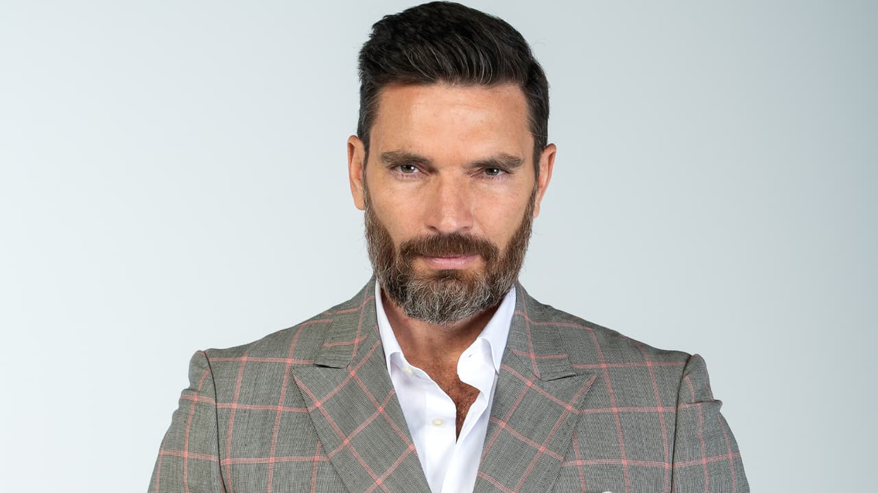 Julián Gil interpretará a Carlos Iturbide