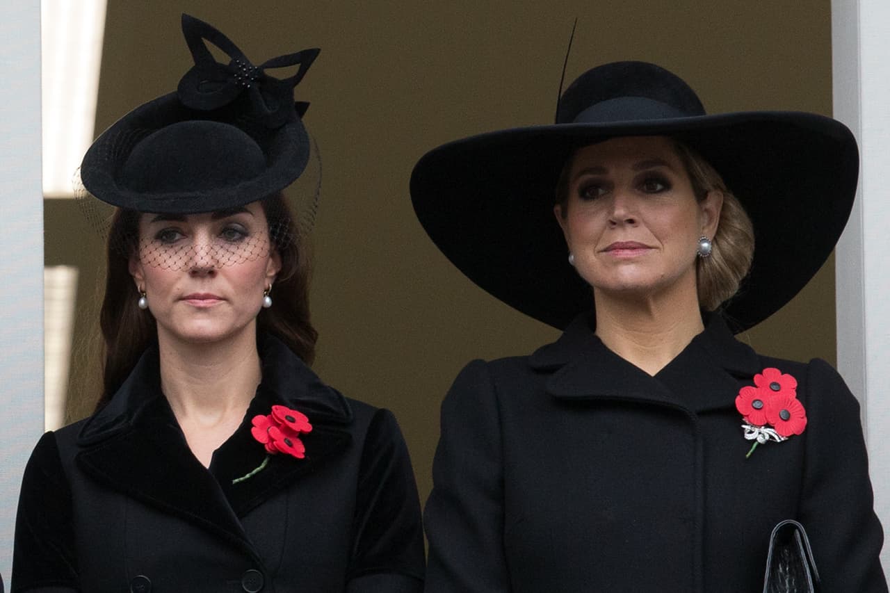 En esta ocasión la reina Máxima de Holanda se unió a rendir tributo.