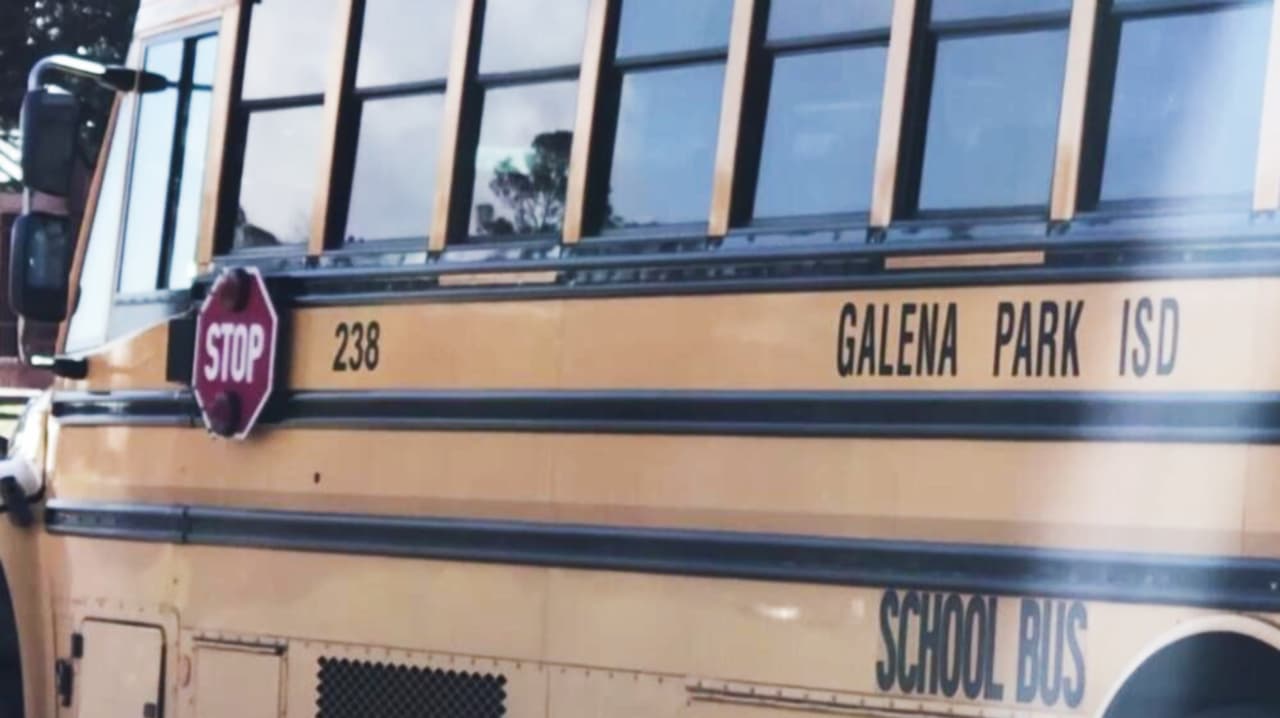 Autobús escolar de Galena Park ISD sufre accidente; al menos dos hospitalizados