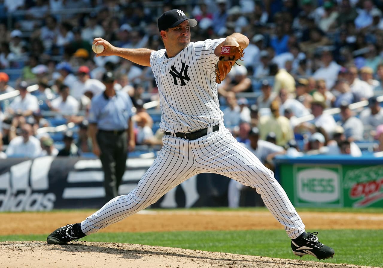 El deportista y su instructor perdieron la vida en un accidente aéreo cuando la avioneta en la que viajaban chocó contra un rascacielos.