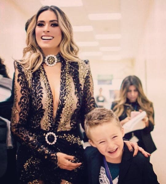 Ha tenido algunas participaciones como actor. En Pequeños Gigantes (2018) grabó algunos 'sketches', además ha salido en varios comerciales publicitarios en compañía de su mamá.