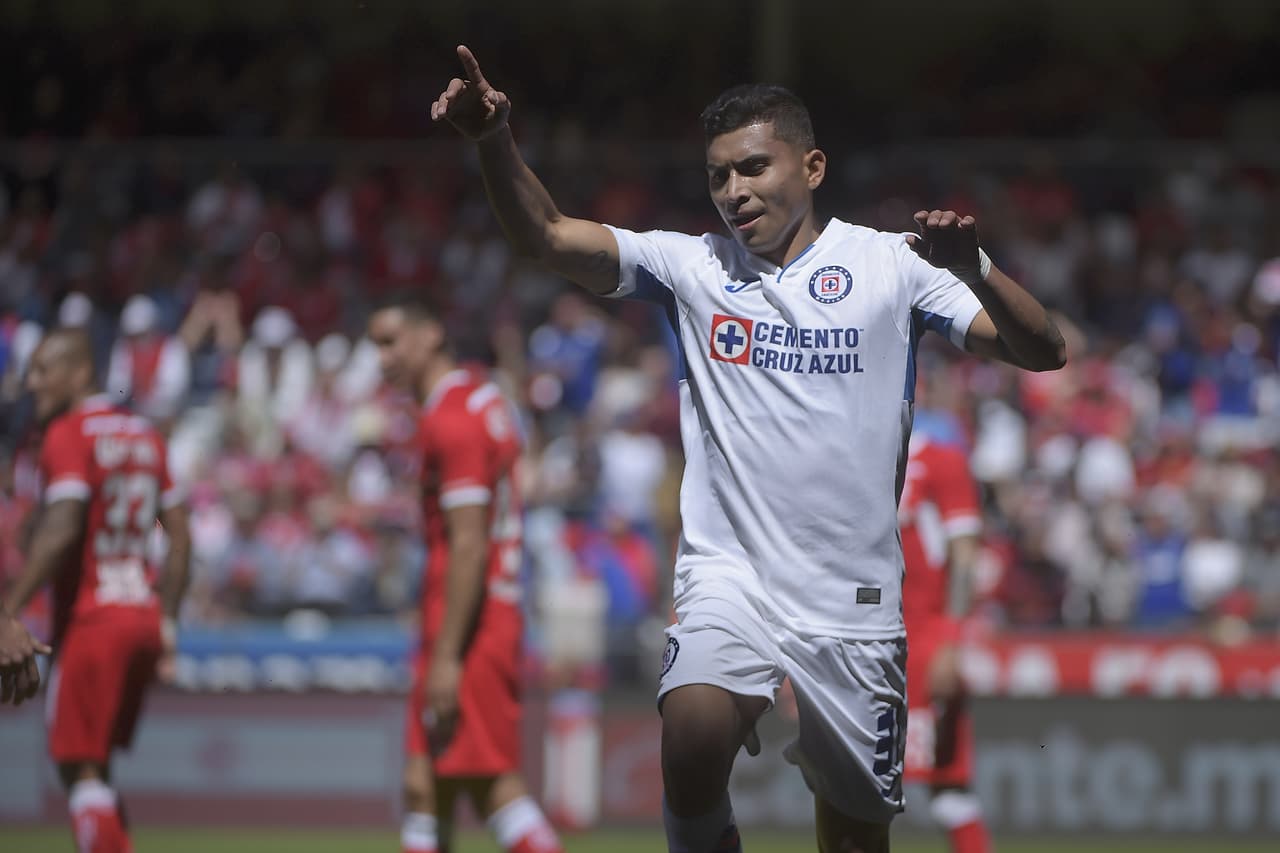 Orbelín Pineda puso arriba a Cruz Azul en el marcador al minuto 27 del primer tiempo tras pase de Jonathan Rodríguez.