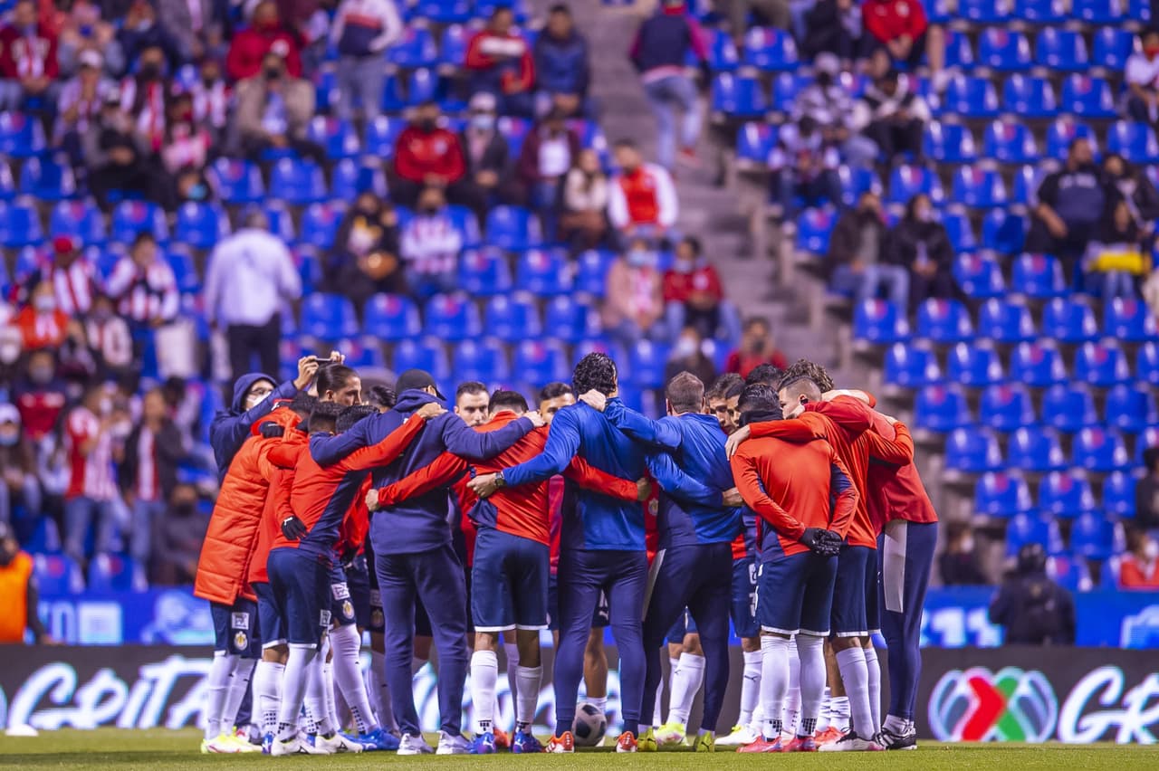 Puebla contaría con el apoyo de sus fans, pero Chivas lucía con ligero favortismo por el historial entre ambos.
