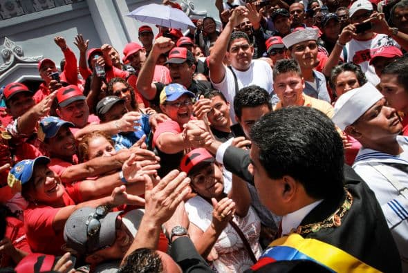 Abundaron las prendas rojas con estampados de Chávez, Fidel Castro o el “Che” Guevara, que suelen caracterizar al chavismo.