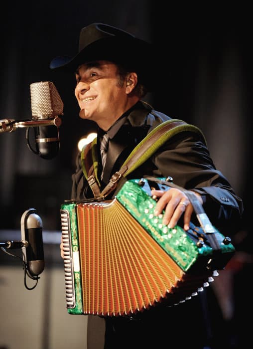 Y sobre el tema del retiro, el mayor de los hermanos Hernández, quien cuenta con 63 años, compartió que: “Mientras tengamos el apoyo y el cariño de la gente aquí continuaremos. Sabemos que ese día va a llegar, pero no tenemos prisa y para el adiós aún falta mucho”.
<br>