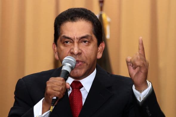 Lucio Gutiérrez, ex presidente Ecuador En Brasil también encontró asilo el ex presidente ecuatoriano y candidato a la presidencia por el Movimiento Sociedad Patriótica.