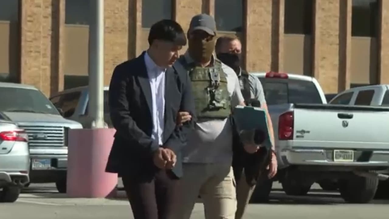 Agentes de ICE detienen a hispano al salir de corte de inmigración pese a que juez lo dejó ir