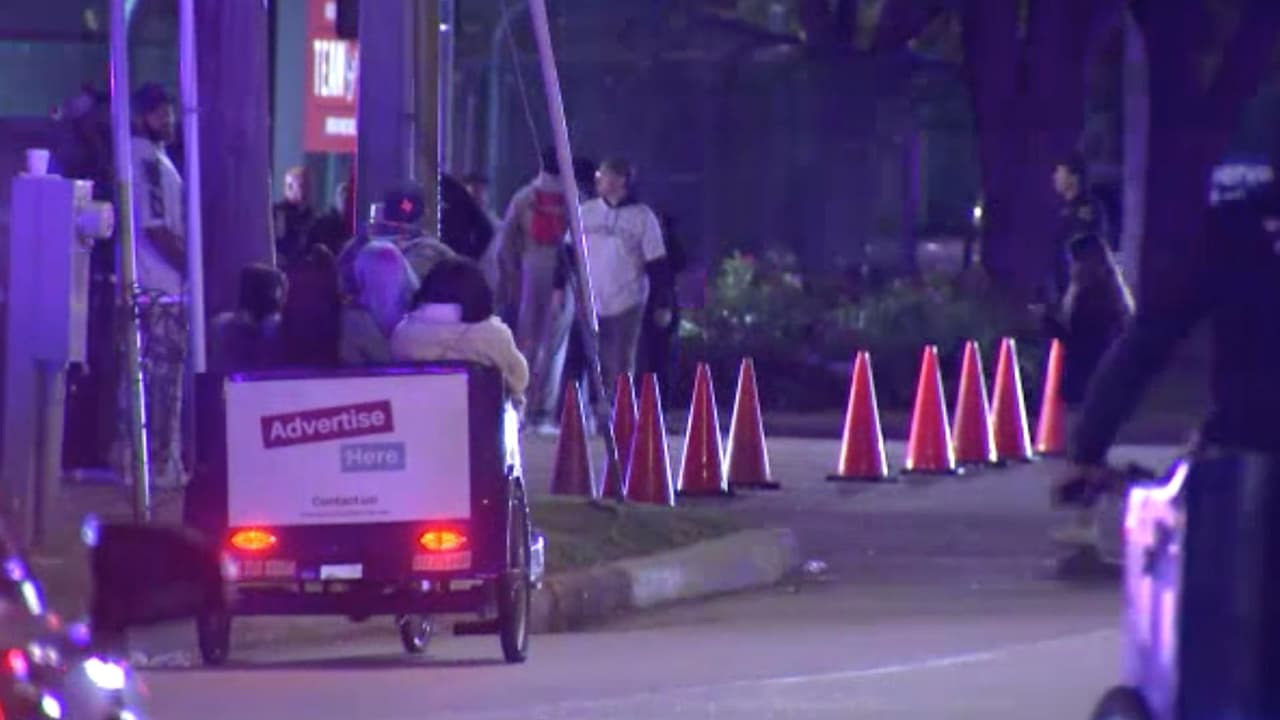 Había 55 unidades en servicio del Departamento de Bomberos de Houston para el festival.