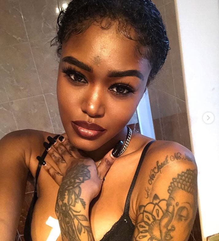 La muerte era un tema recurrente en la música de la cantante. En el año 2019 ella lanzó el disco
<b> 'In case I die first'</b> ('En caso de que muera primero') que también dio nombre a su gira de conciertos. 
<br>