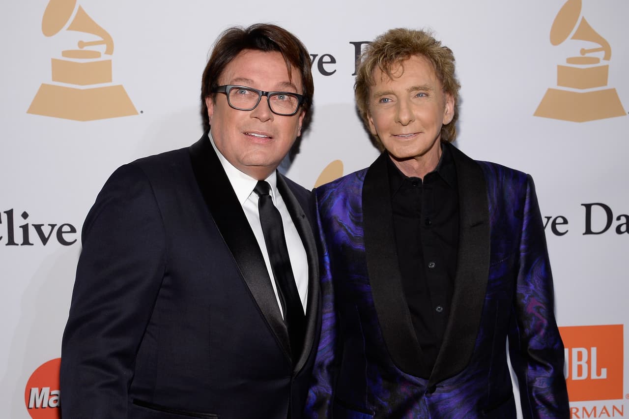 Barry Manilow se casó con Garry Kief hace tres años. Sin embargo, nunca declaró publicamente sus preferencias sexuales.