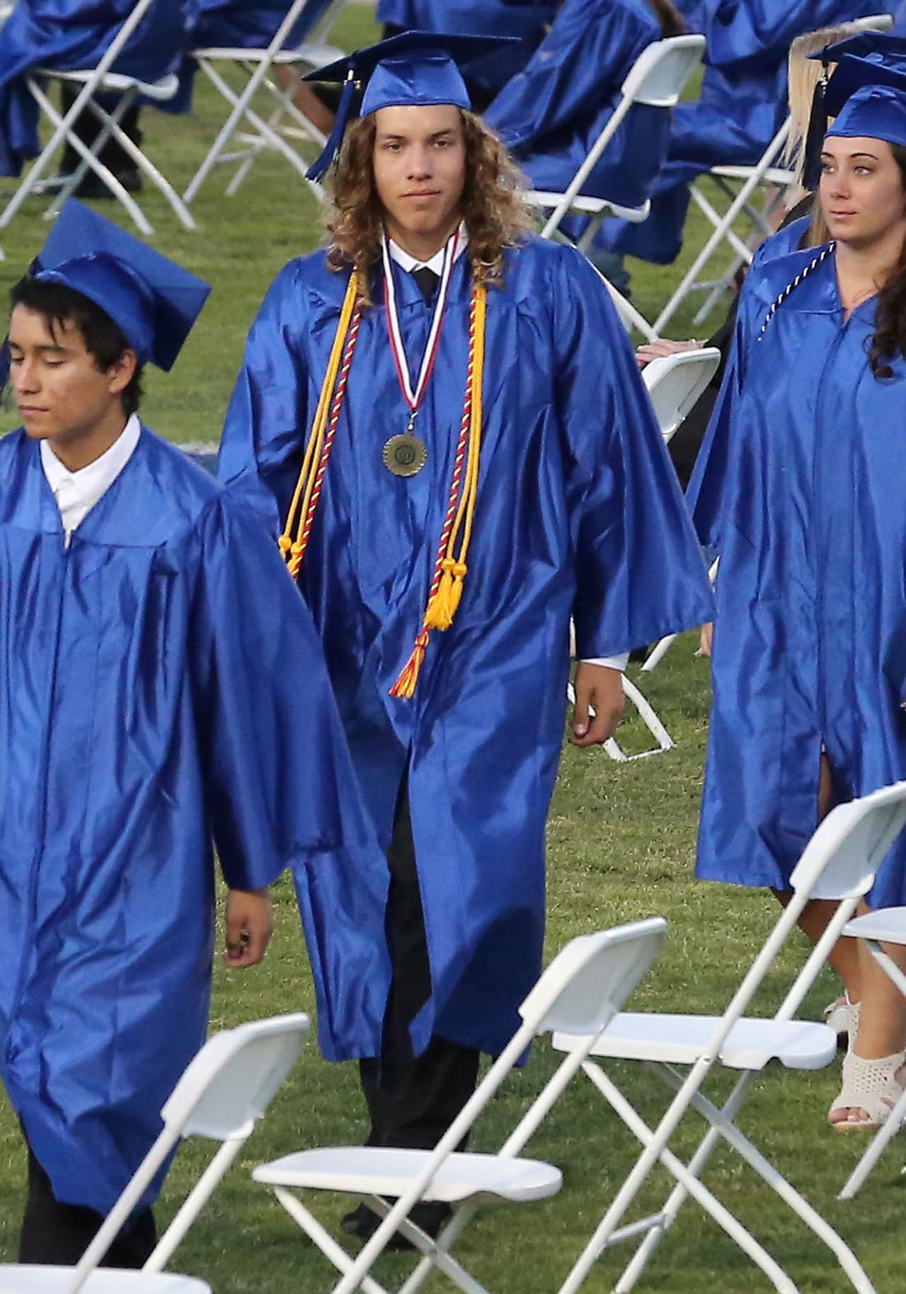 El hijo de Arnold Schwarzenegger se graduó de la escuela.