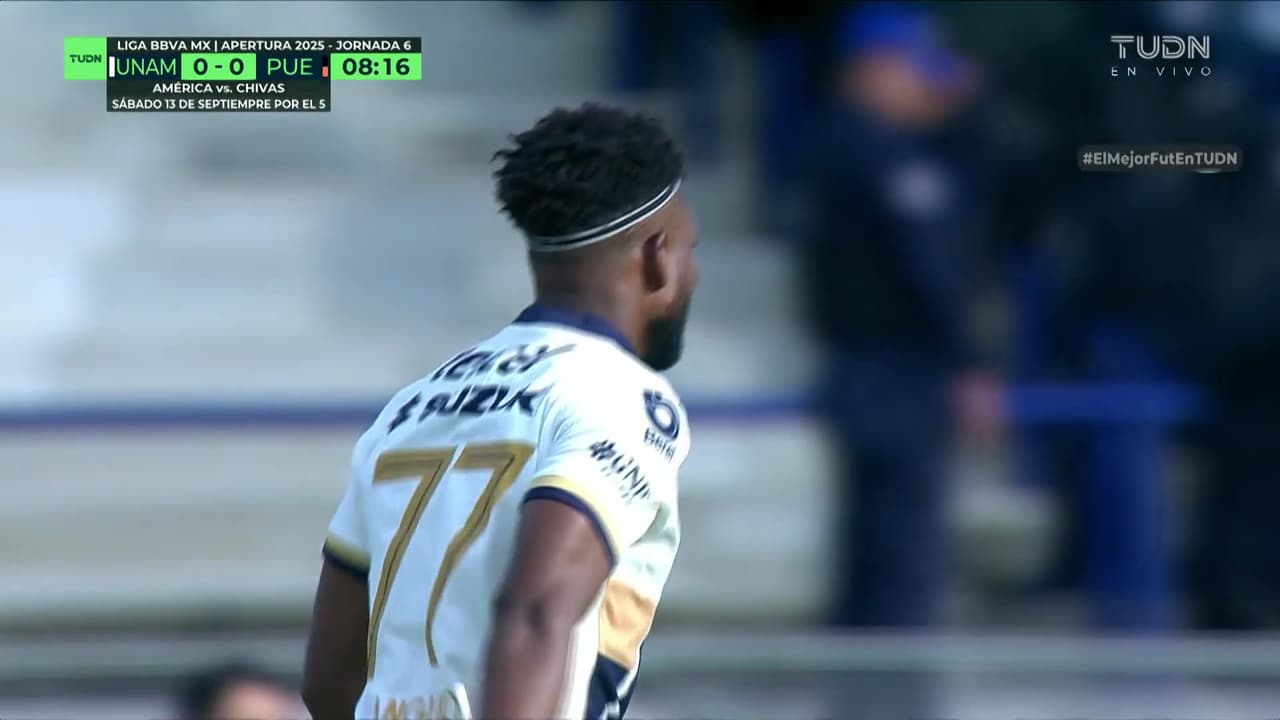 ¡Ruge Pumas! Angulo suelta escopetazo y sacude el arco poblano