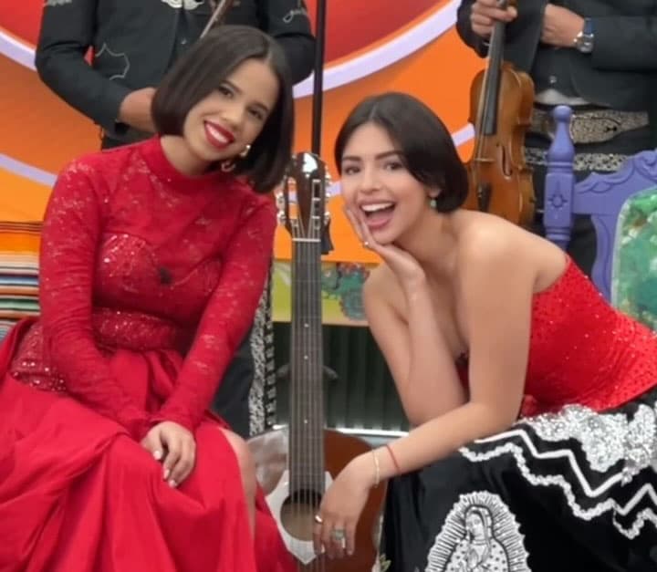 Ángela Aguilar y su doble