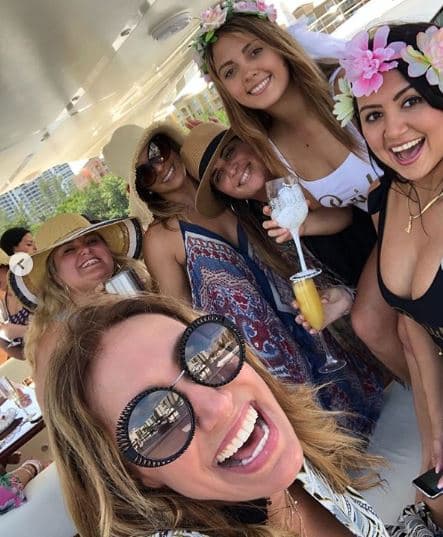 Dicho evento tuvo lugar en Aventura, Florida, donde Olida estuvo acompañada por familiares y amigas.