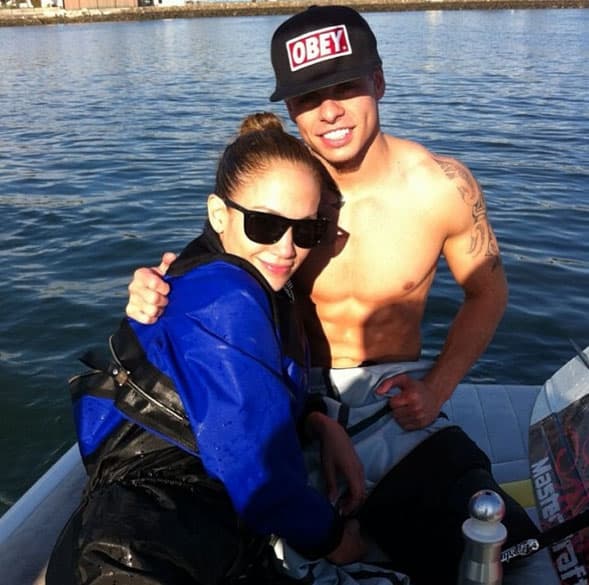 Jennifer, ¡disfrútalo, comadre!