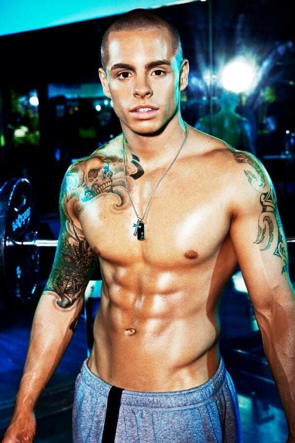 Sin duda, le dedica horas a su físico en el gimnasio.