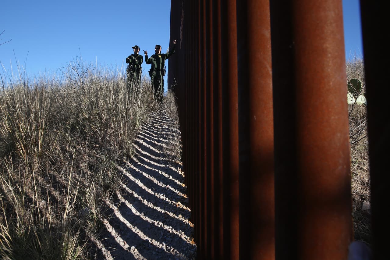 Flujo migratorio de indocumentados en la frontera de Arizona cambia de perfil 