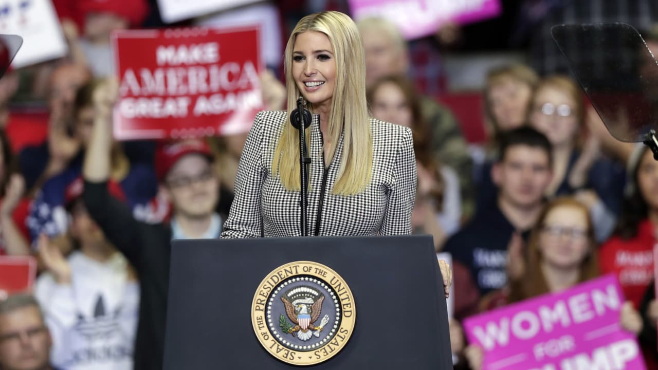 Representantes demócratas planean investigar a Ivanka Trump por el uso de su correo personal para asuntos de gobierno