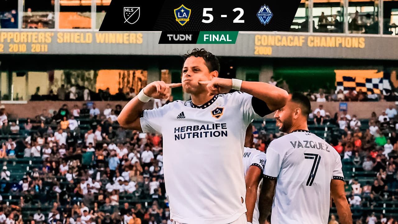  Chicharito marca gol de penal a lo 'Panenka' en goleada del Galaxy