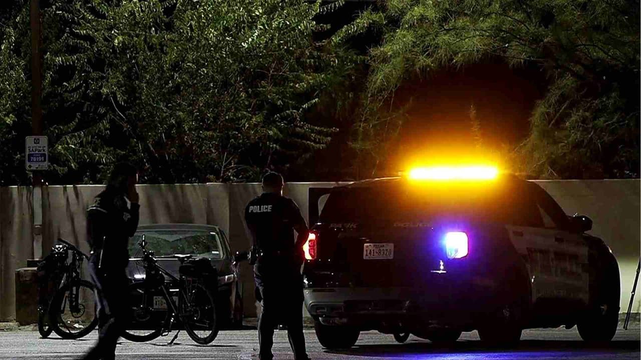 Disparan en el rostro a joven de 21 años durante presunto intento de robo en el centro de San Antonio