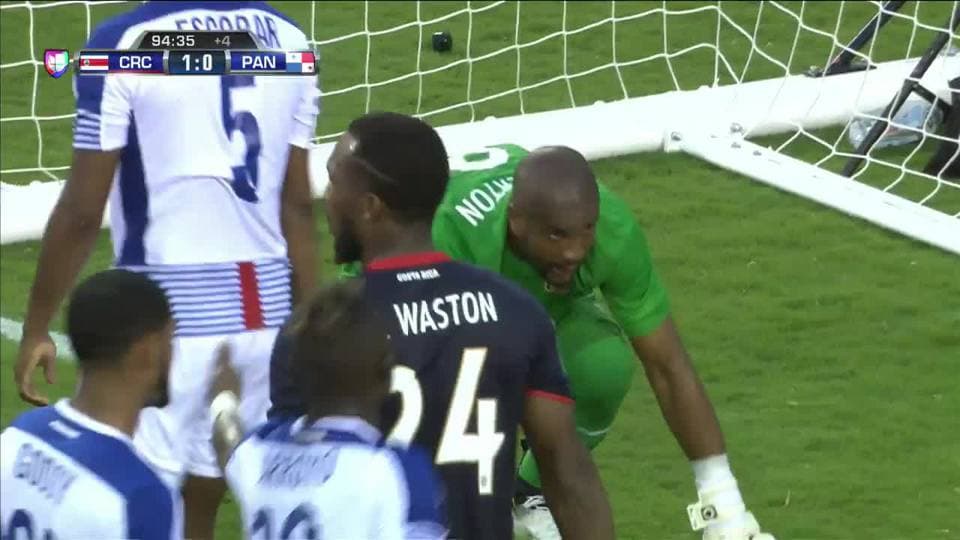 Corner. Tiro de esquina para Costa Rica