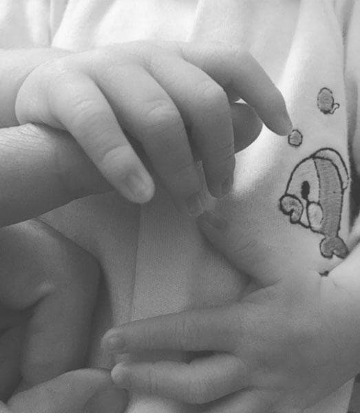 Con una tierna foto en las redes sociales, Poncho Herrera mostró al pequeño Daniel.