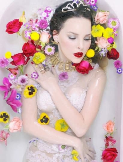 Así que cuidado si alguien intenta meterse con la cantante... Sus fans por siempre la amarán y defenderán.