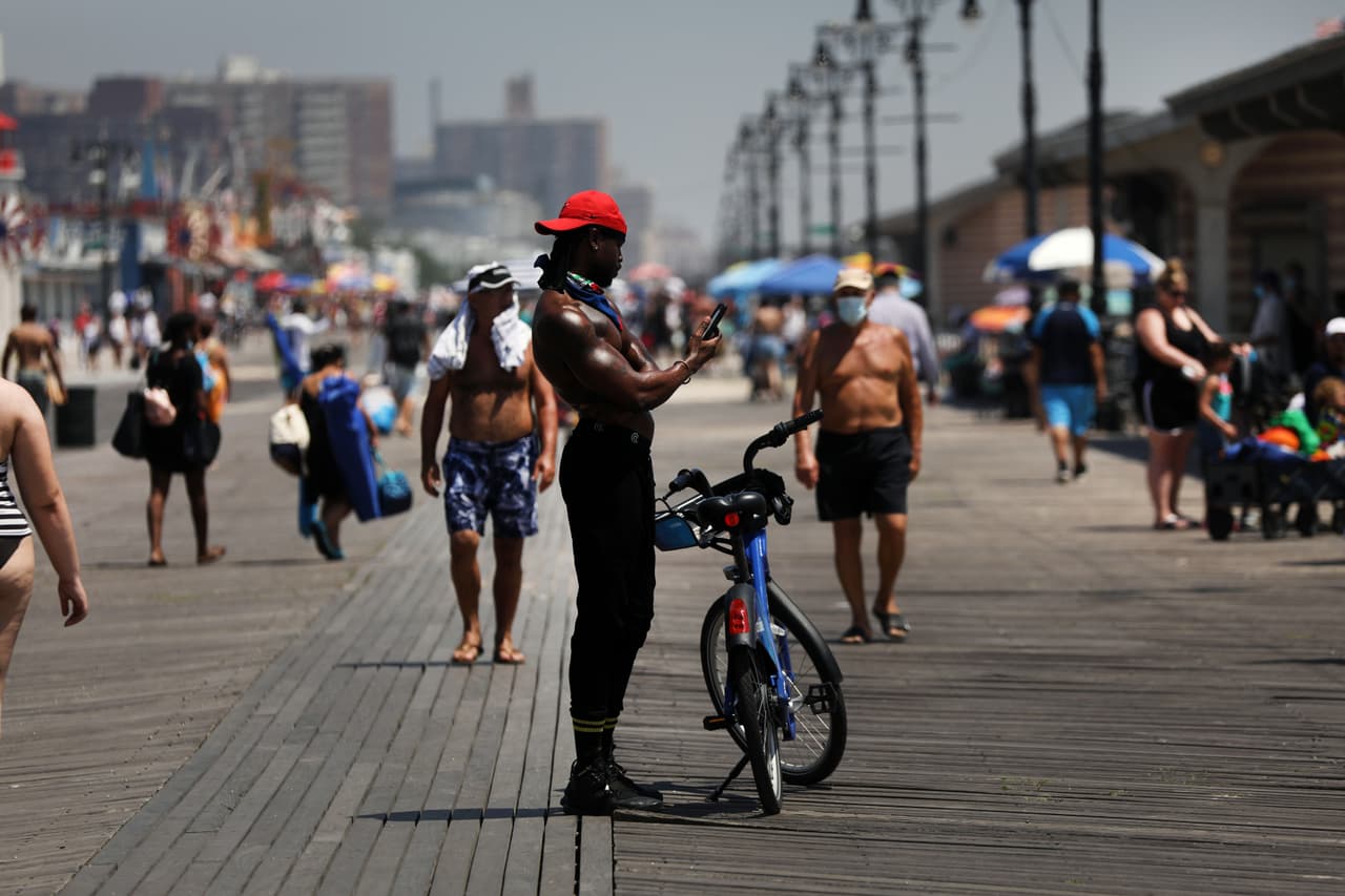 Temperaturas superan los 90 grados en NYC: sigue estos consejos para mantenerte fresco