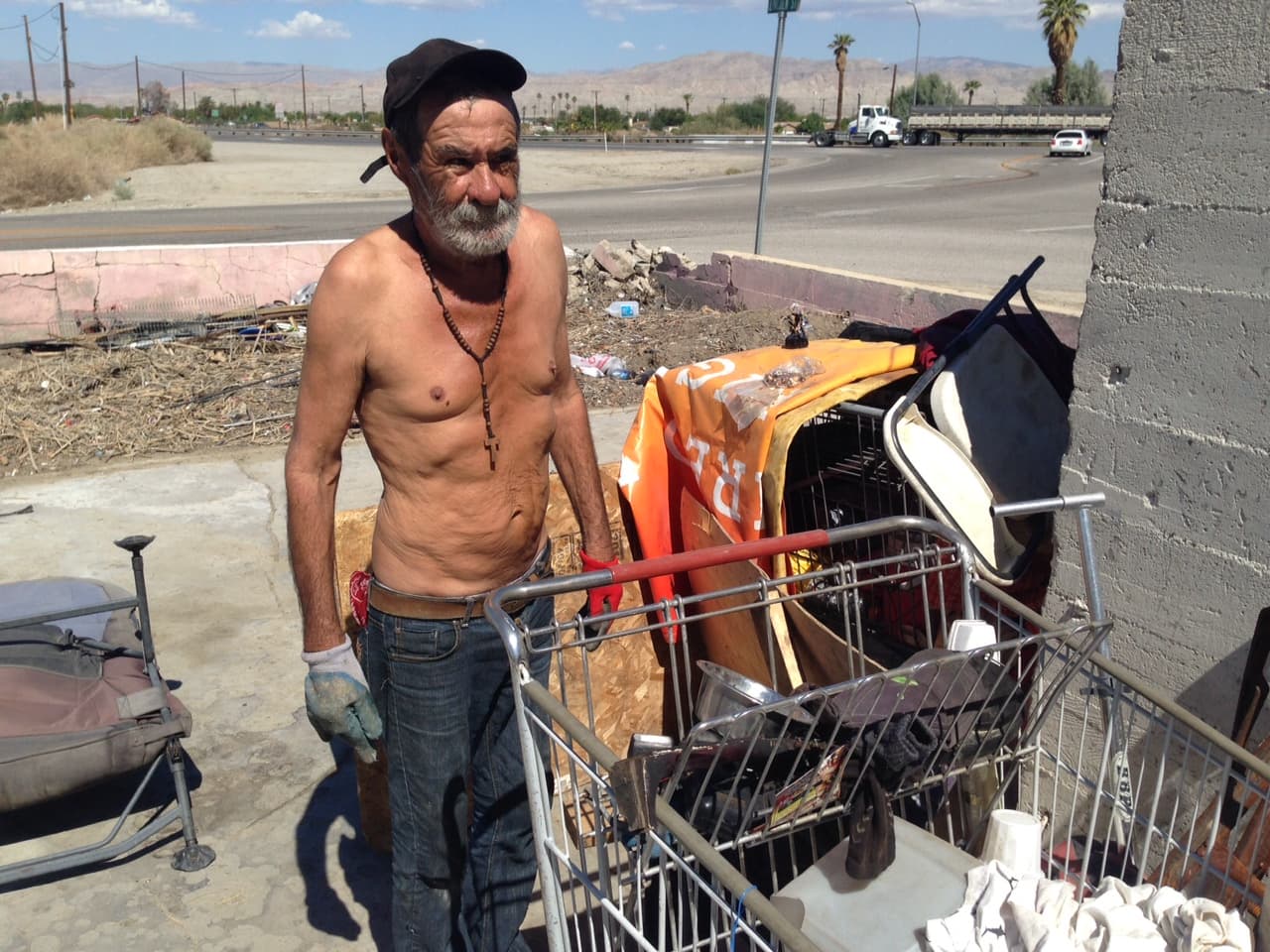 Carrillo ha pasado los últimos 26 años yendo a Sinaloa y regresando a los campos del condado de Riverside.