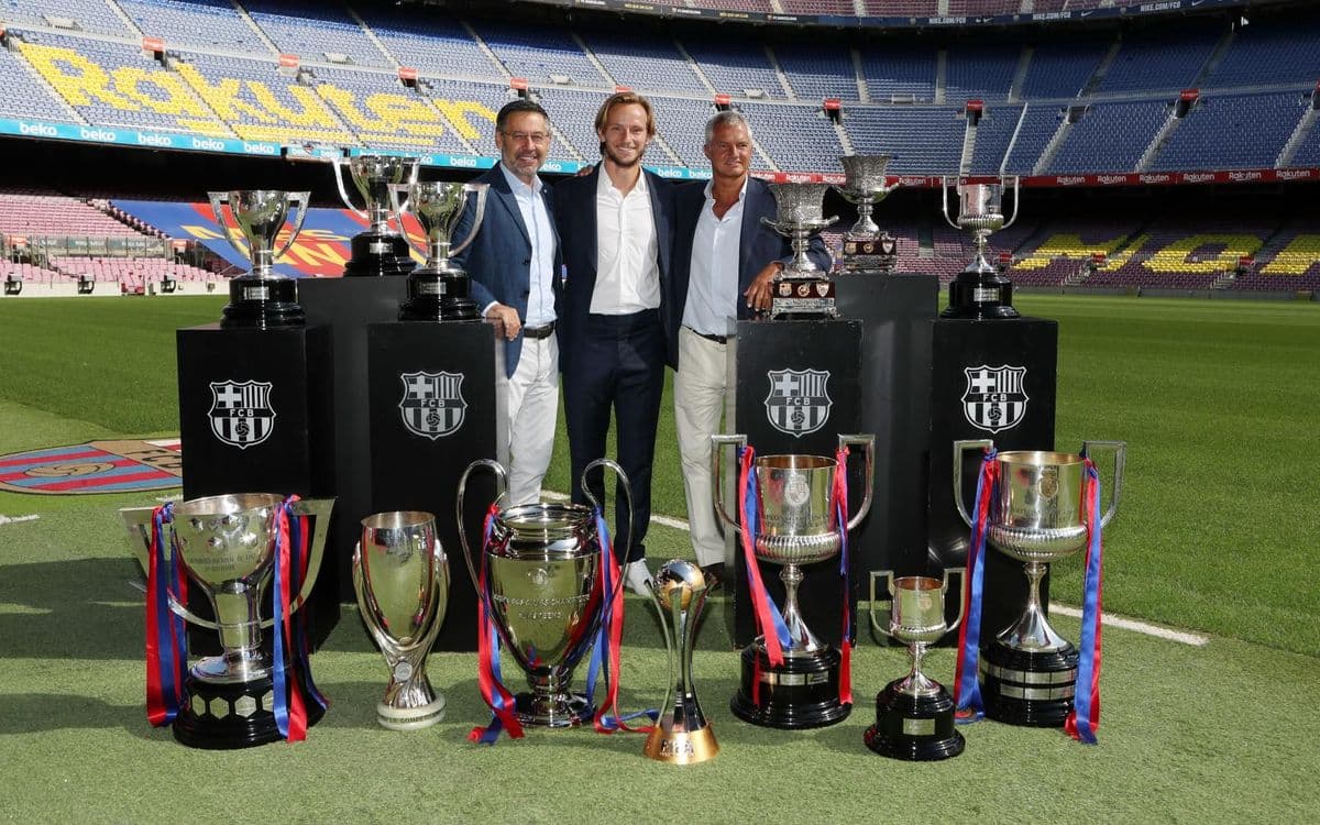 "Es un honor ser el cuarto jugador extranjero con más partidos jugados de toda la historia del Barça…", declaró el zaguero que consiguió trece títulos con los culés.