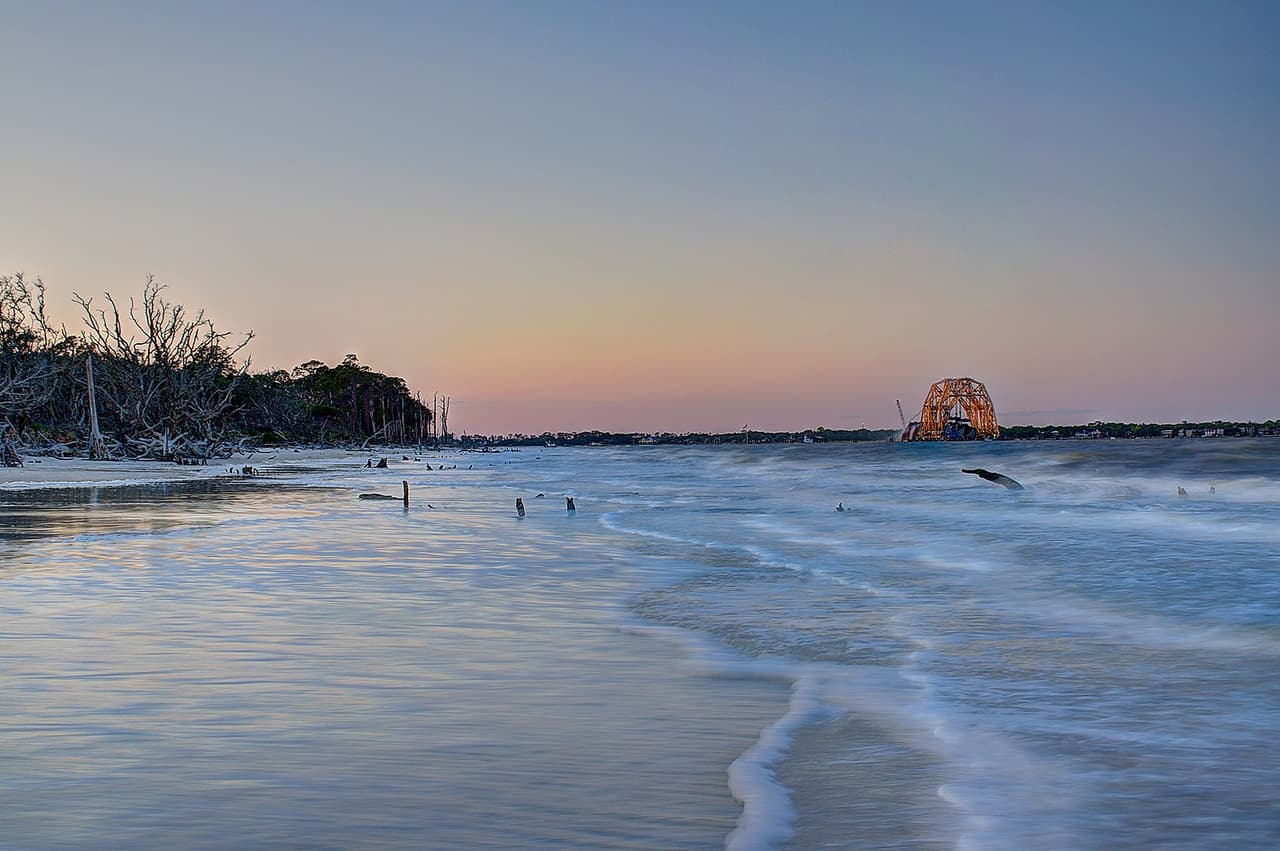 <b>Puesto 12: Driftwood Beach (Jekyll Island, Georgia)</b>
<br>
<br>"¡Wow! Esta área es pacífica, impresionante e inquietante, todo envuelto en una playa imperdible", se puede leer en la lista del sitio de viajes.