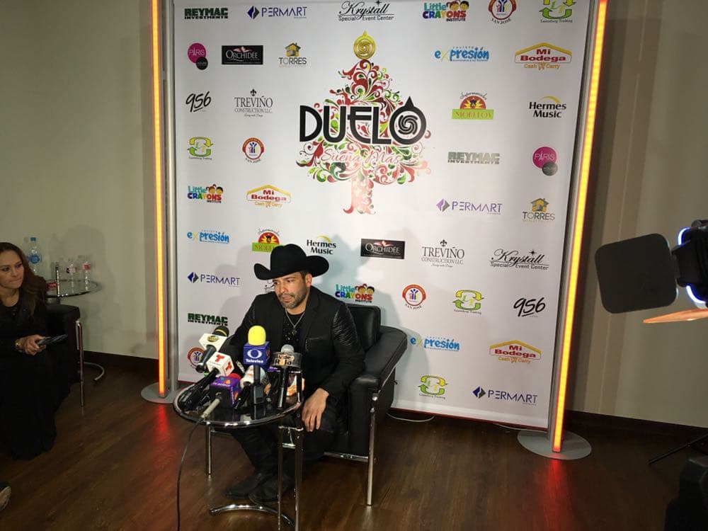 Bobby Pulido fue otro de los cantantes invitados a la gala texana.