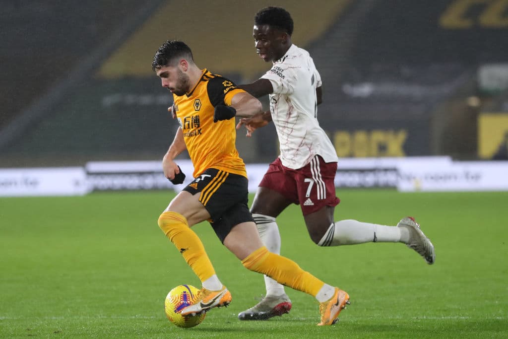 Pépé (32’) adelantó a los de Arteta, pero la ventaja duró poco; Neves (45+5’) emparejó los cartones desde los once pasos; David Luiz (45´3’) saldría explusado. Iniciando la parte complementaria, Moutinho (49’) marcó para darle vuelta al marcador. Leno (72’) dejó al Arsenal con nueve hombres. Los Wolves recibirán al Leicester City y Arsenal visitará a Aston Villa en la siguiente jornada de la Premier League.