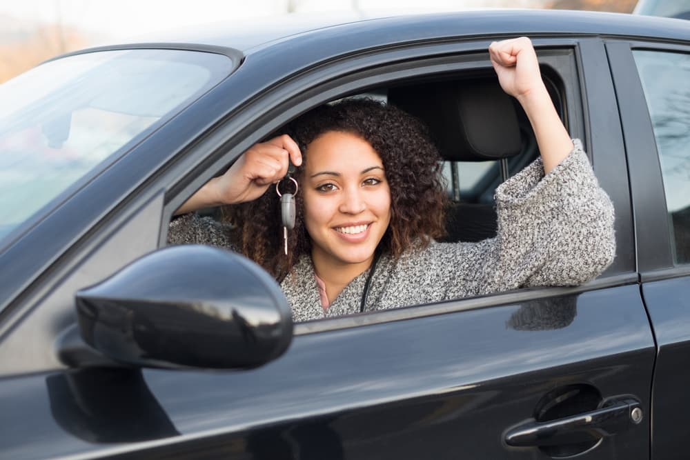 Anímate y haz lo que sabes es lo mejor para ti, atiende siempre tu voz interior que no te fallará. La energía que te envuelve es favorable para una compra importante, desde una casa, terreno, automóvil o camión hasta una inversión más grande. El dinero se multiplicará.