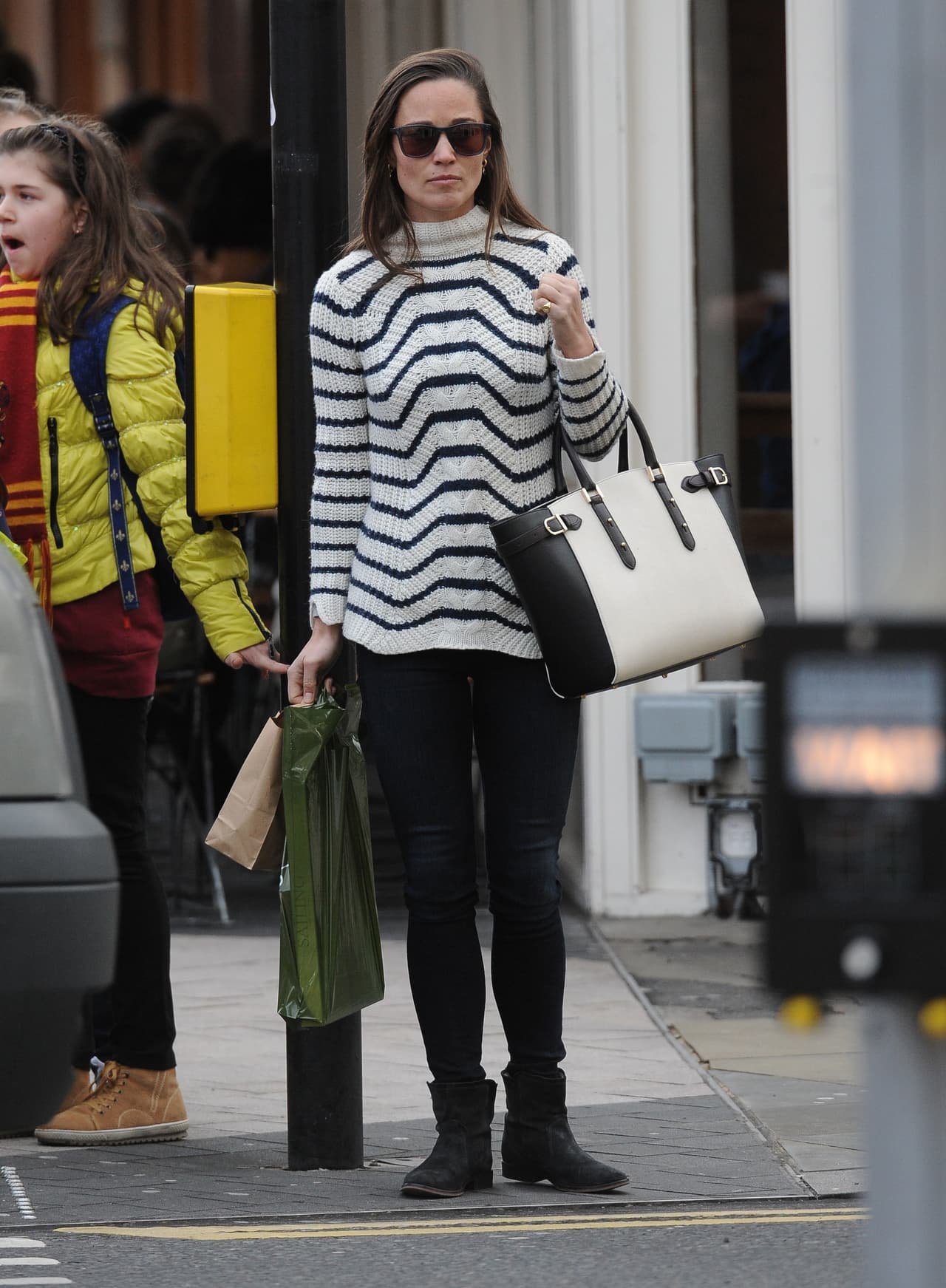 Con eso logra darle a su 'look' un punto de interés muy innovador.