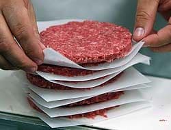 <b>HAMBURGUESA.</b> El proceso de fabricación de una hamburguesa de 150 gramos necesita 2,400 litros de agua.