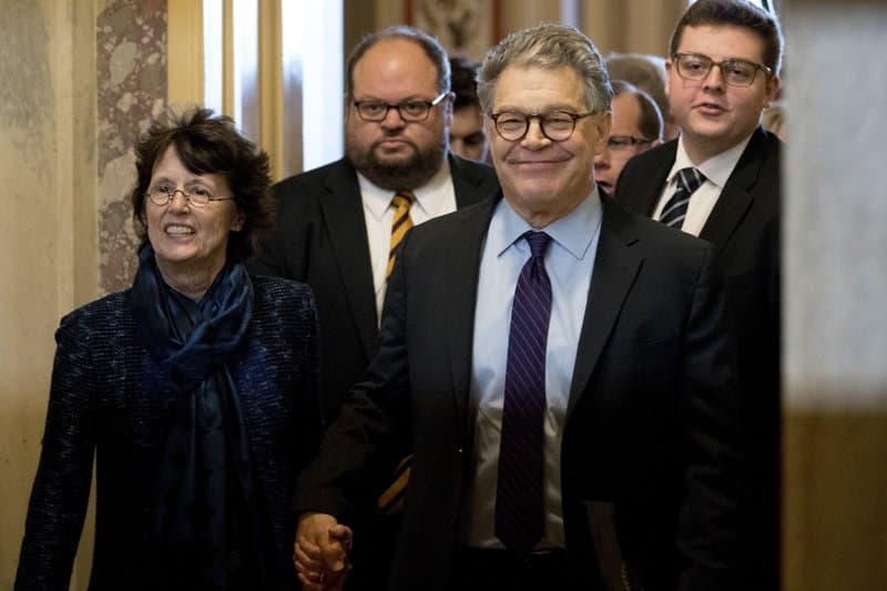Al Franken se arrepiente de haber renunciado al Senado por denuncias de acoso sexual