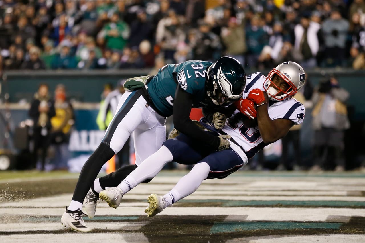 <b>Inconstante Phillip Dorsett</b>
<br>- El WR llega de los Patriots, pero cabe destacar que fue uno de los blancos para Tom Brady durante su estancia en el equipo de Foxboro y no se ganó su confianza absooluta y terminó fuera de los plantes de New England para 2020 debido a su inconsistencia.
<br>- No será de los receptores predilectos en Seahawks, pero quizá ocupe la tercera o cuarta posición en el depth chart de receptores, pero también es cierto que algo vieron en él para añadirlo a su esquema ofensivo.