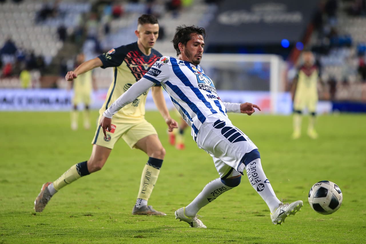 Pachuca no logra aguantar la ventaja y los Tuzos y las Águilas empatan 1-1 en el Estadio Miguel Hidalgo.