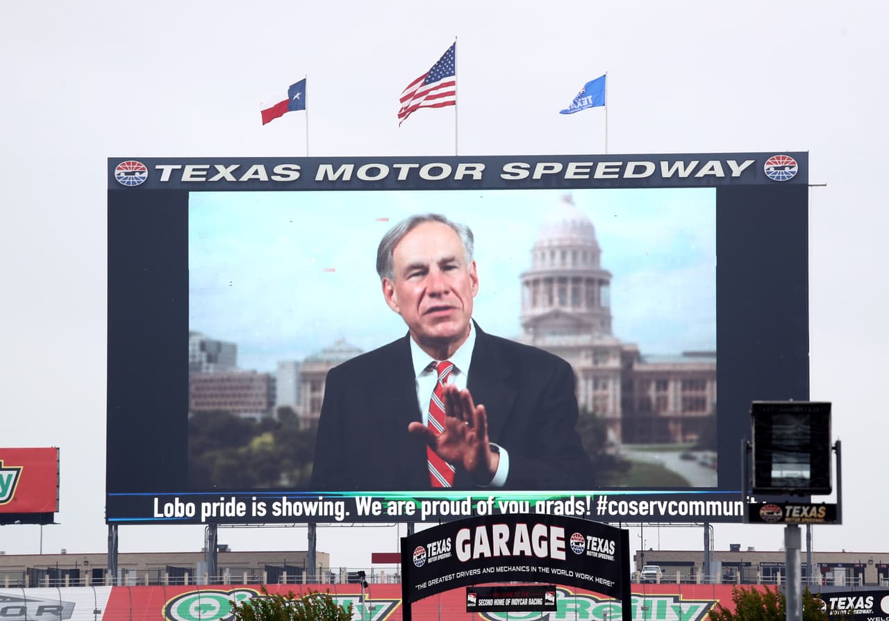 El gobernador Abbott también aumentó el tiempo 
<a href="https://www.univision.com/local/houston-kxln/elecciones-estados-unidos-2020/texas-planea-extender-la-votacion-anticipada-en-las-elecciones-presidenciales">para la votación anticipada</a>, argumentando que así podría facilitar a los votantes ejercer su derecho en medio de la pandemia del coronavirus en Texas. La votación anticipada comienza este lunes 29 de junio y termina el 10 de julio. 
<br>
<br>