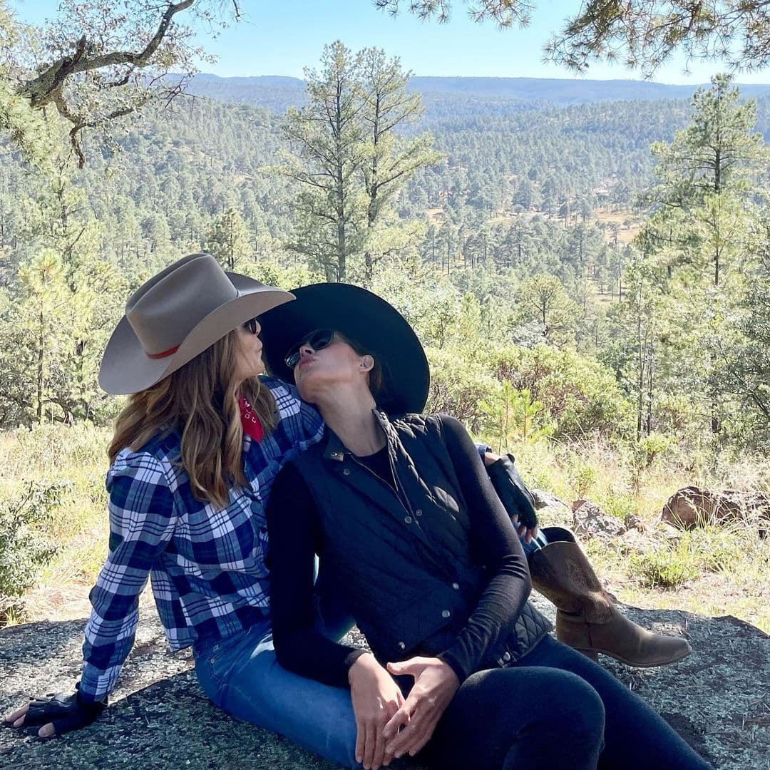 A pesar de que Oliver se había mostrado renuente al matrimonio Yaya la inspiró a dar el siguiente paso. "(Las bodas) las odio con todas mis fuerzas, me chocan, es un evento que se me hace muy antiguo y estúpido, perdón", dijo la conductora en entrevista para la revista Quién en 2019.