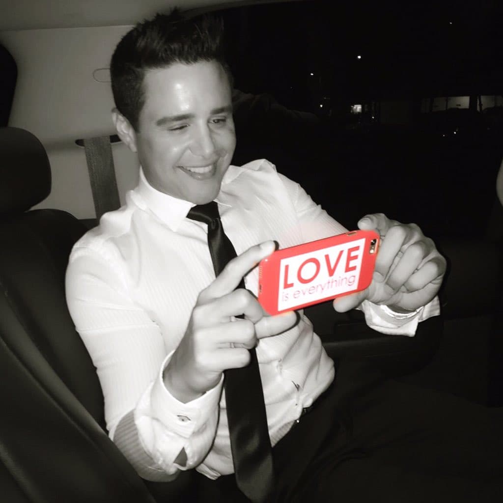 Alejandro Chabán: "¡El amor lo es todo! Camino a presenciar el poder de su fuerza! #yesyoucan SHHHHHH". (Noviembre 15, 2015)