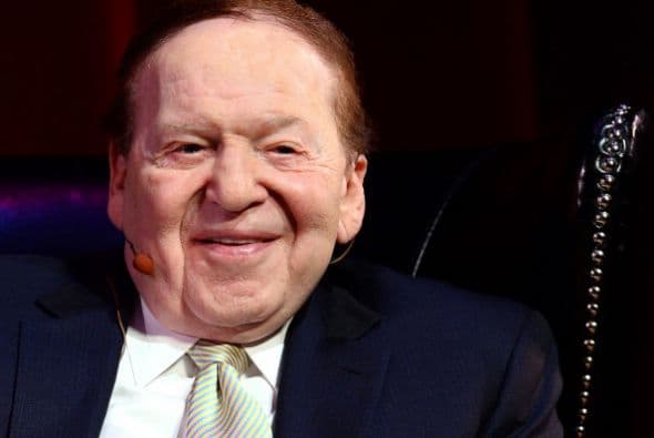 En 1988 compró el imperio de casinos Las Vegas Sands, con el cual ha pasado buenos y malos tiempos, pero ha sabido sobreponerse.