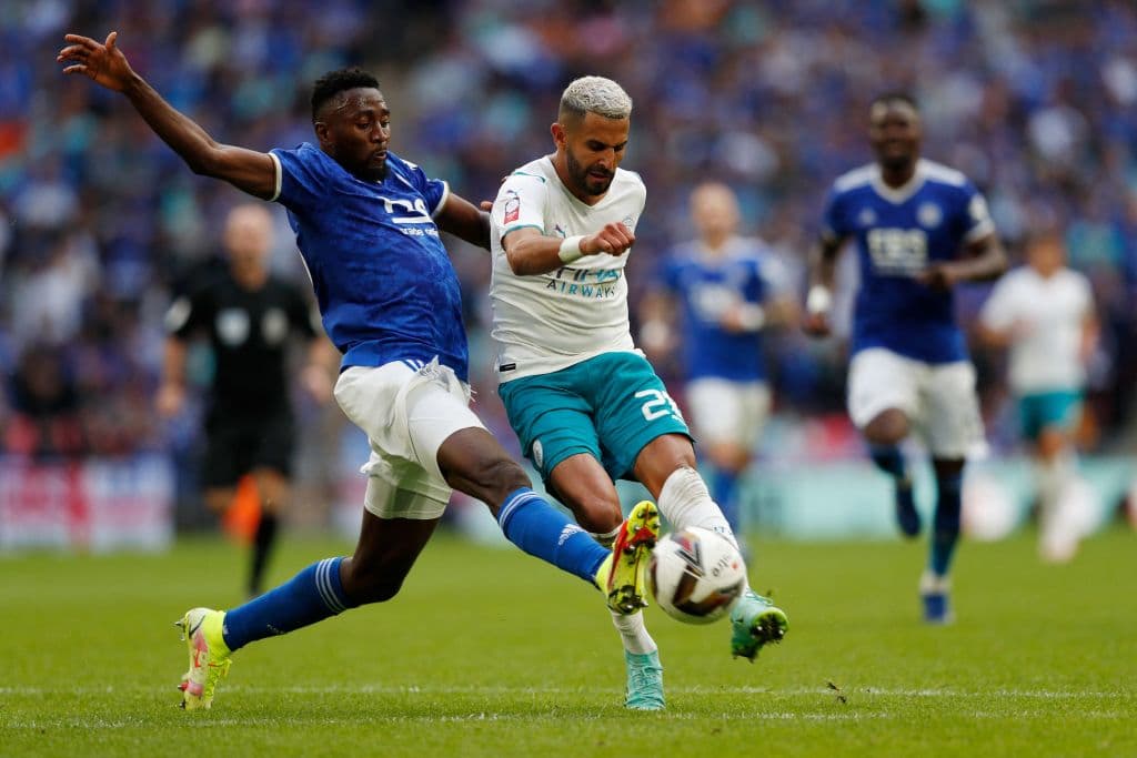 Nathan Aké comete un rídiculo penal al inuto 87 y Kelechi Iheanacho no perdona desde los one pasos y el Leicester vence 1-0 a al Manchester City.