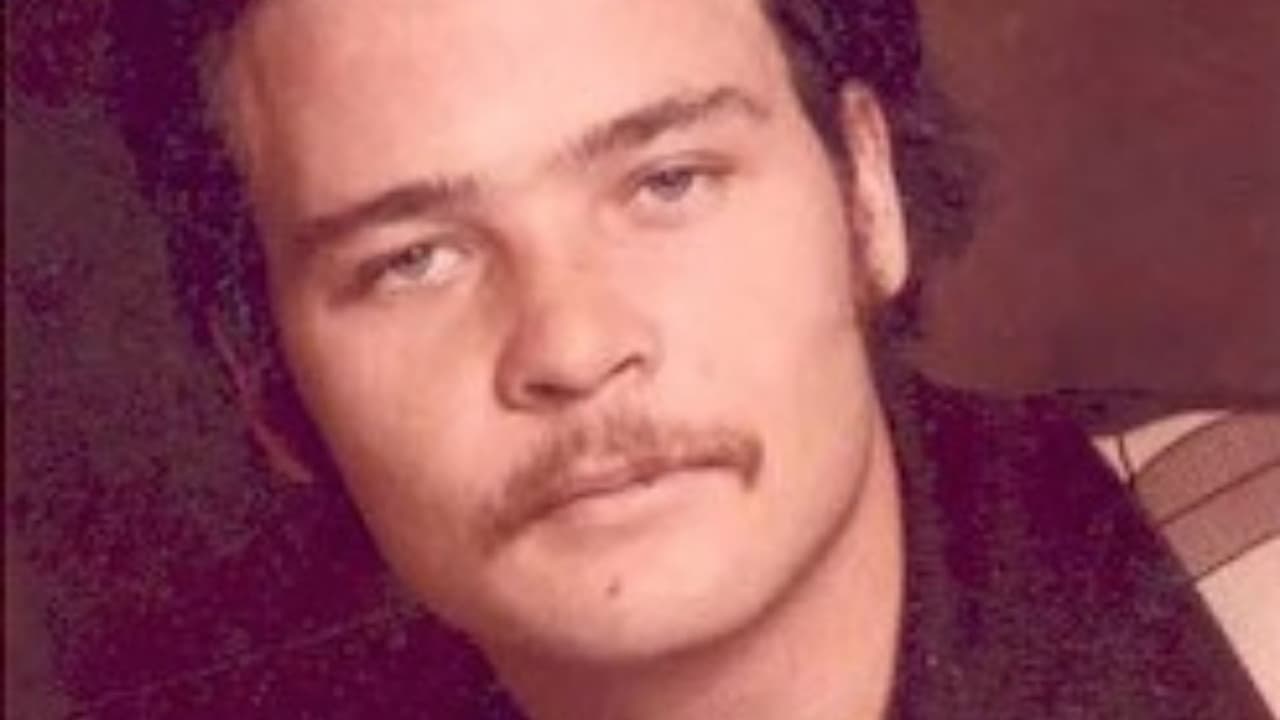 Cuando los agentes del Sheriff encontraron su cuerpo solo pudieron identificarlo como "un hombre de tamaño promedio" y Norman se convirtió en John Doe.