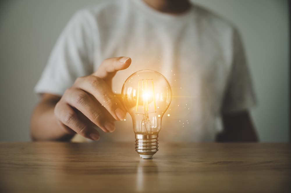 Hay otro aspecto importante que tiene que ver con el plenilunio del 20, en un signo de fuego como tú. Recuerdas algo que habías olvidado y al hacerlo, vendrá a tu mente esa llave o palabra clave que te sirve para abrir una puerta que estaba totalmente cerrada.
<br>