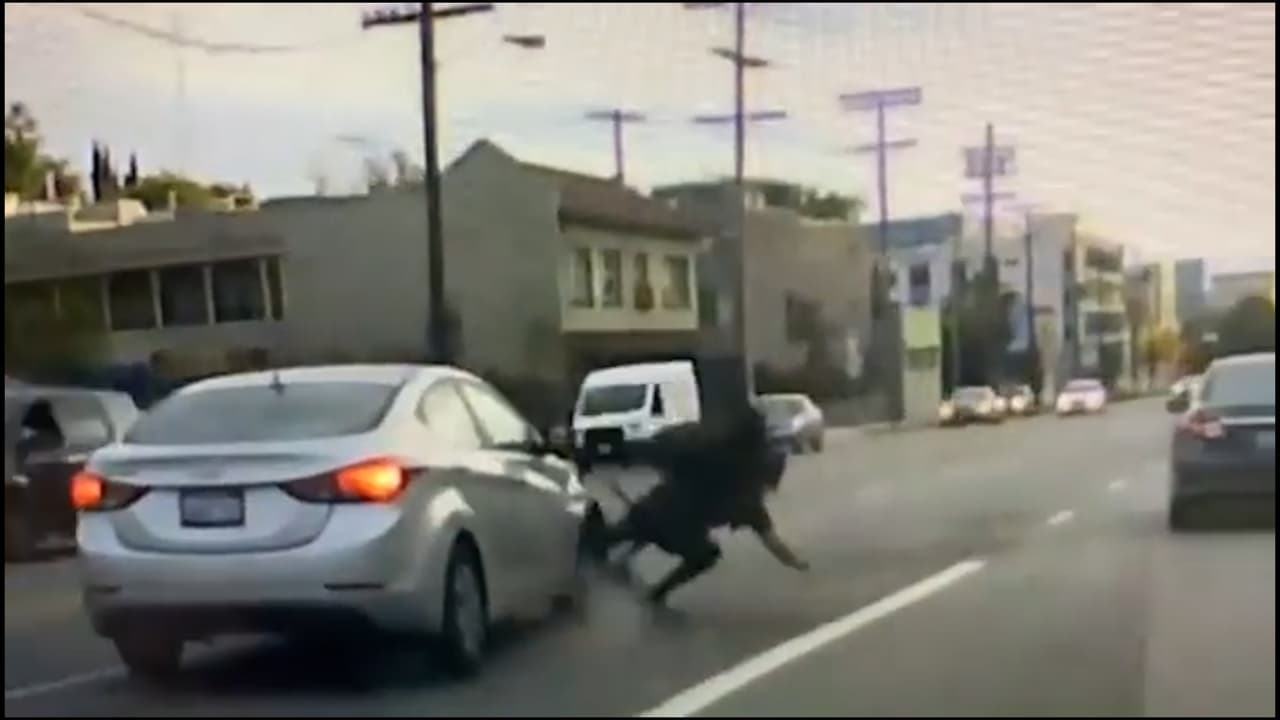 Un carro atropella a un hombre en bicicleta y escapa del lugar sin prestar ayuda