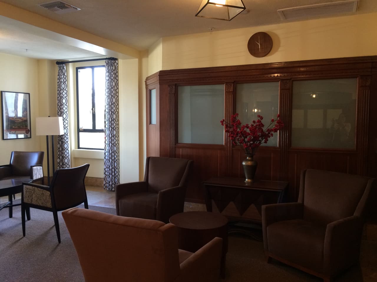 El hospital fue clausurado en 1991 y el edificio quedó abandonado durante más de 20 años hasta que fue restaurado y transformado en un complejo residencial para ancianos.